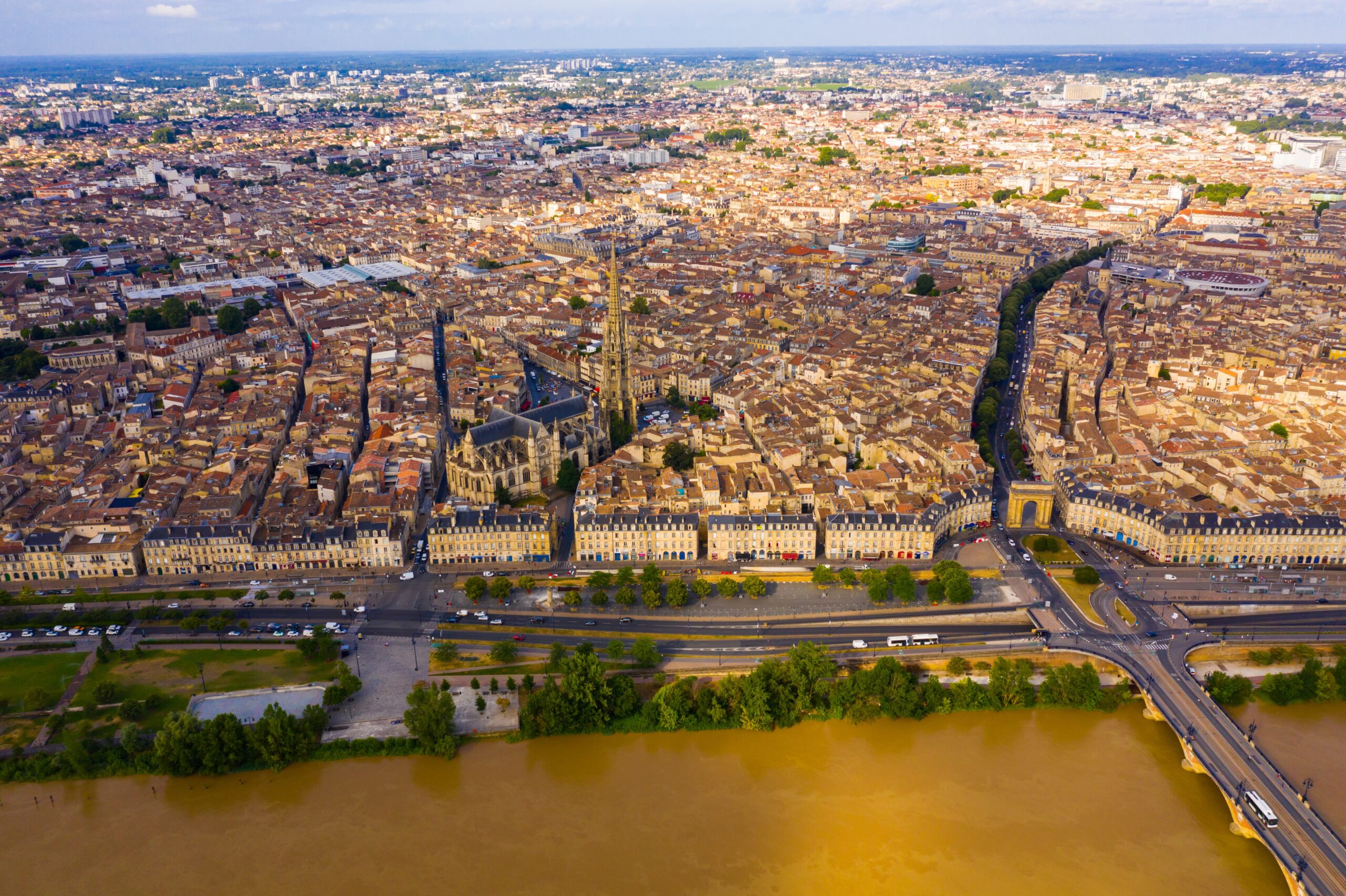 Panoramic,Aerial,View,Of,Bordeaux,City,On,Garonne,River,On